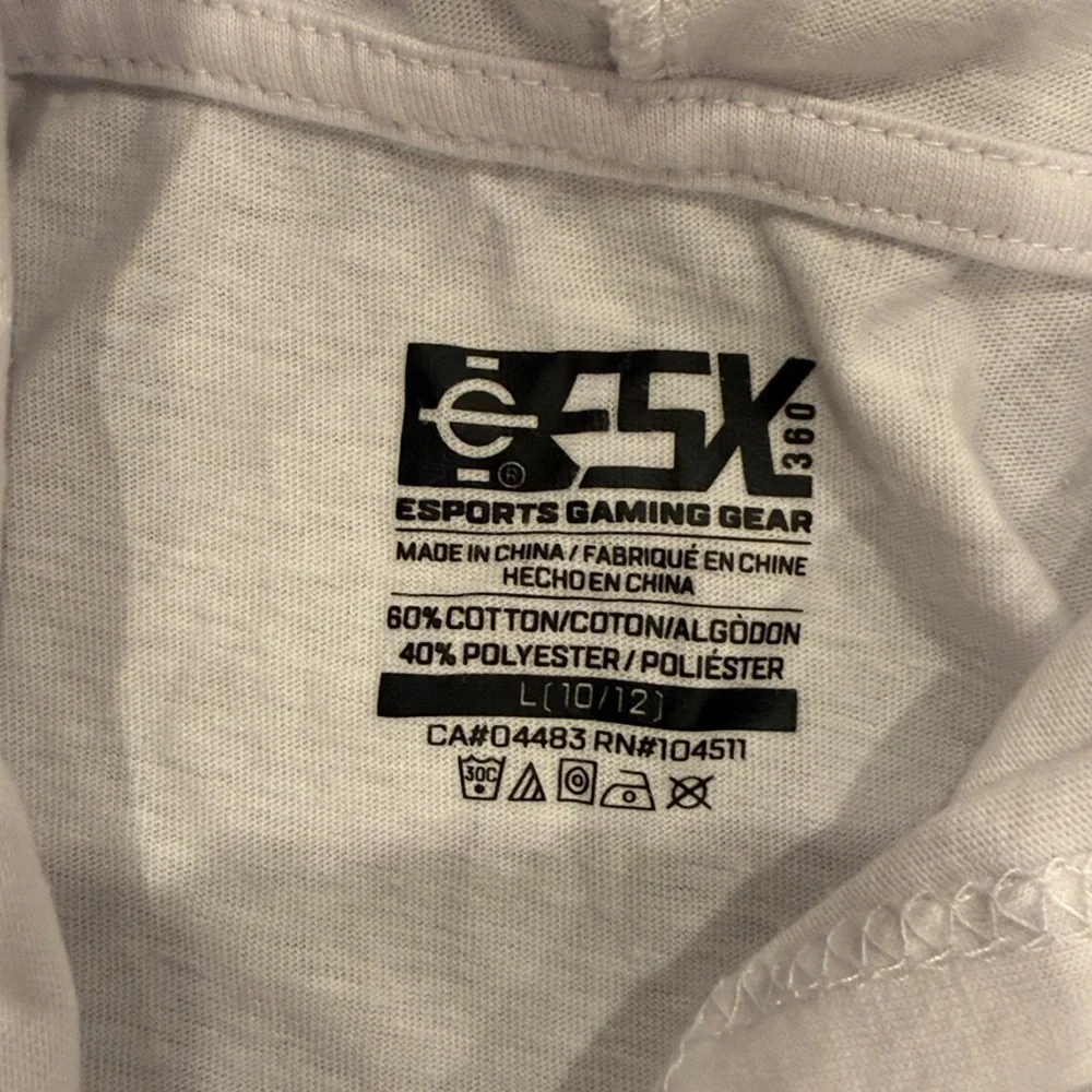 NWOT, White Esports Graphic Hoodie T-Shirt